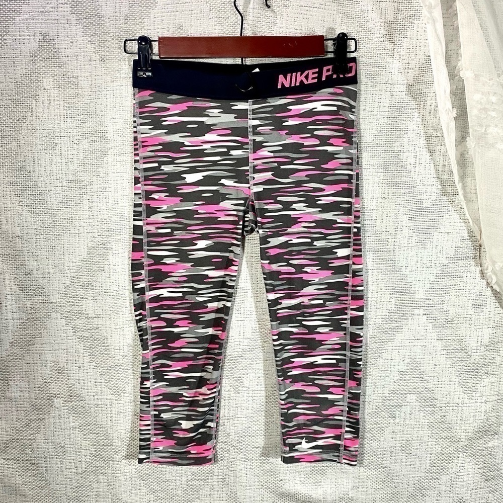 Nike girls dri-fit pink camo capri leggings size L